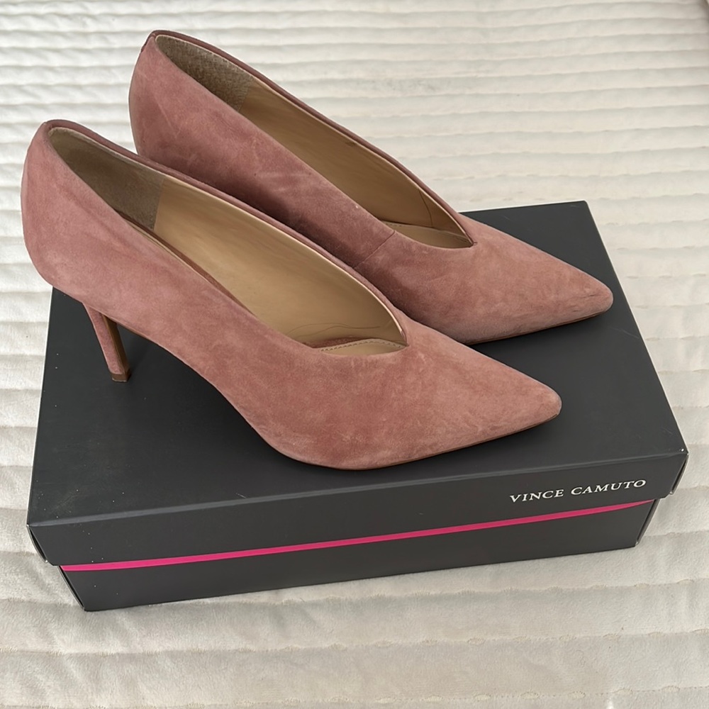 Vince Camuto Suede heels size 7.5